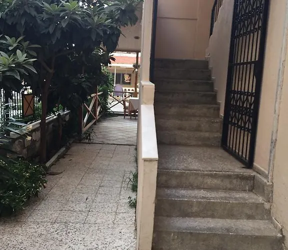 Pensión Efes 5*